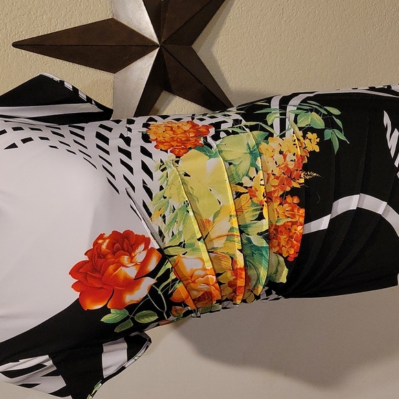 Monroe & Main dress - Picture 2 of 5